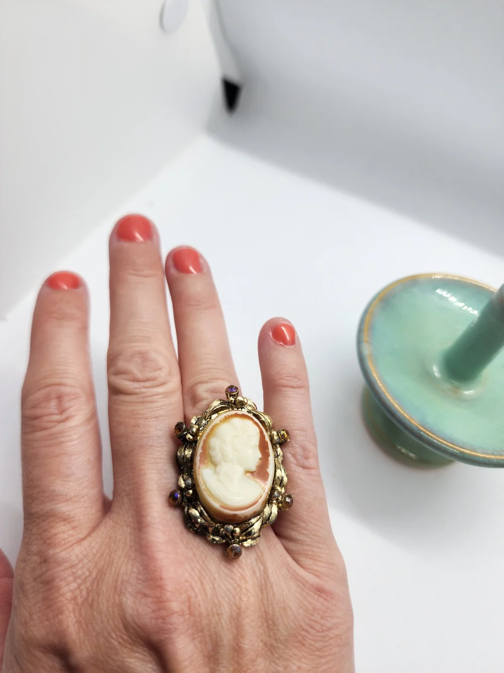 Gold-Tone Cameo Ring Size 8